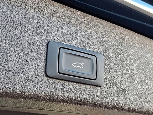 Used 2017 Audi Q5 2.0T Premium image 31