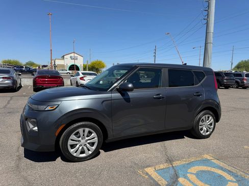 Used 2021 Kia Soul LX image 5
