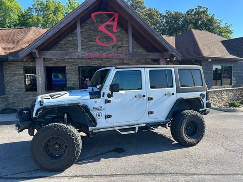 Used 2018 Jeep Wrangler Unlimited Sport S AWD/4WD image 1