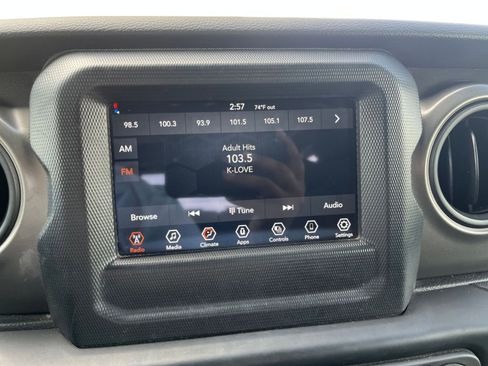 Used 2023 Jeep Wrangler Sport image 17