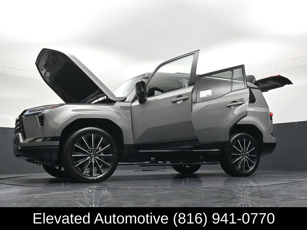 Used 2025 Lexus GX 550 w/ Accessory Package (2T) AWD/4WD image 44