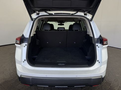 Used 2026 Nissan Rogue SL FWD image 7