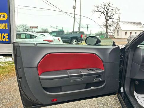 Used 2013 Dodge Challenger SXT Plus image 15