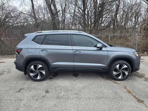 New 2026 Volkswagen Taos SE AWD/4WD image 6