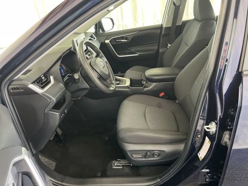 Used 2024 Toyota RAV4 XLE AWD/4WD image 3