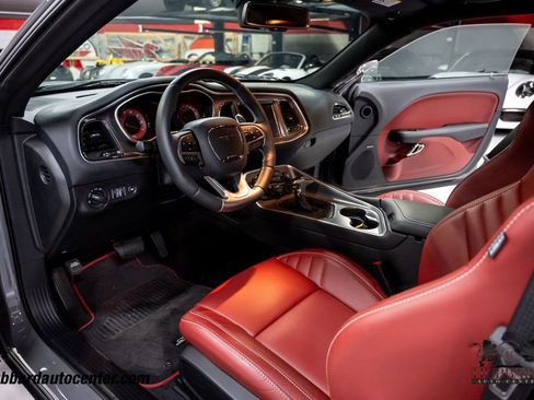 Used 2019 Dodge Challenger SRT Hellcat Redeye image 17