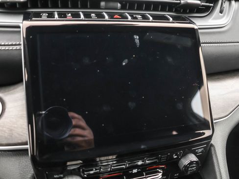 New 2025 Jeep Grand Cherokee Limited image 18