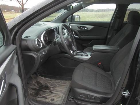 Used 2022 Chevrolet Blazer LT image 3