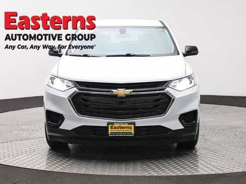 Used 2021 Chevrolet Traverse LS AWD/4WD image 2