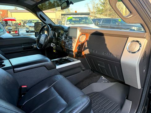 Used 2015 Ford F350 Lariat image 20