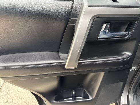 Used 2017 Toyota 4Runner SR5 Premium RWD image 21