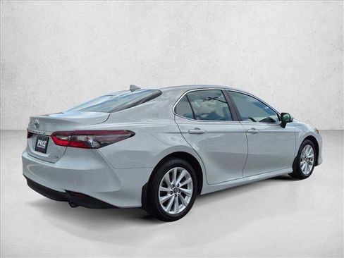 Used 2024 Toyota Camry LE FWD image 5