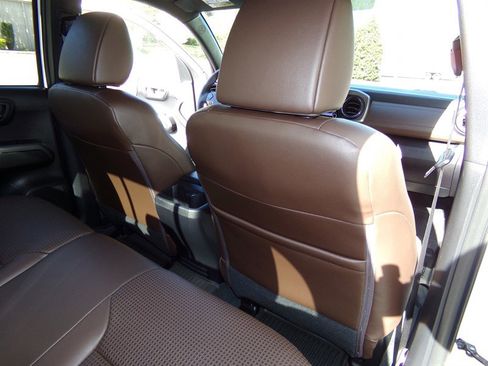 Used 2021 Toyota Tacoma Limited image 29