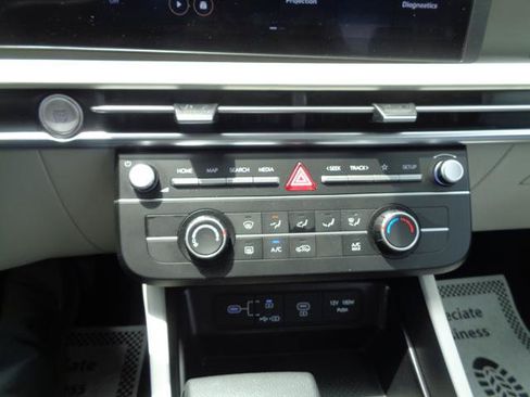 Used 2025 Hyundai Tucson SE FWD image 33