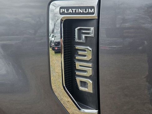 Used 2022 Ford F350 Platinum image 9