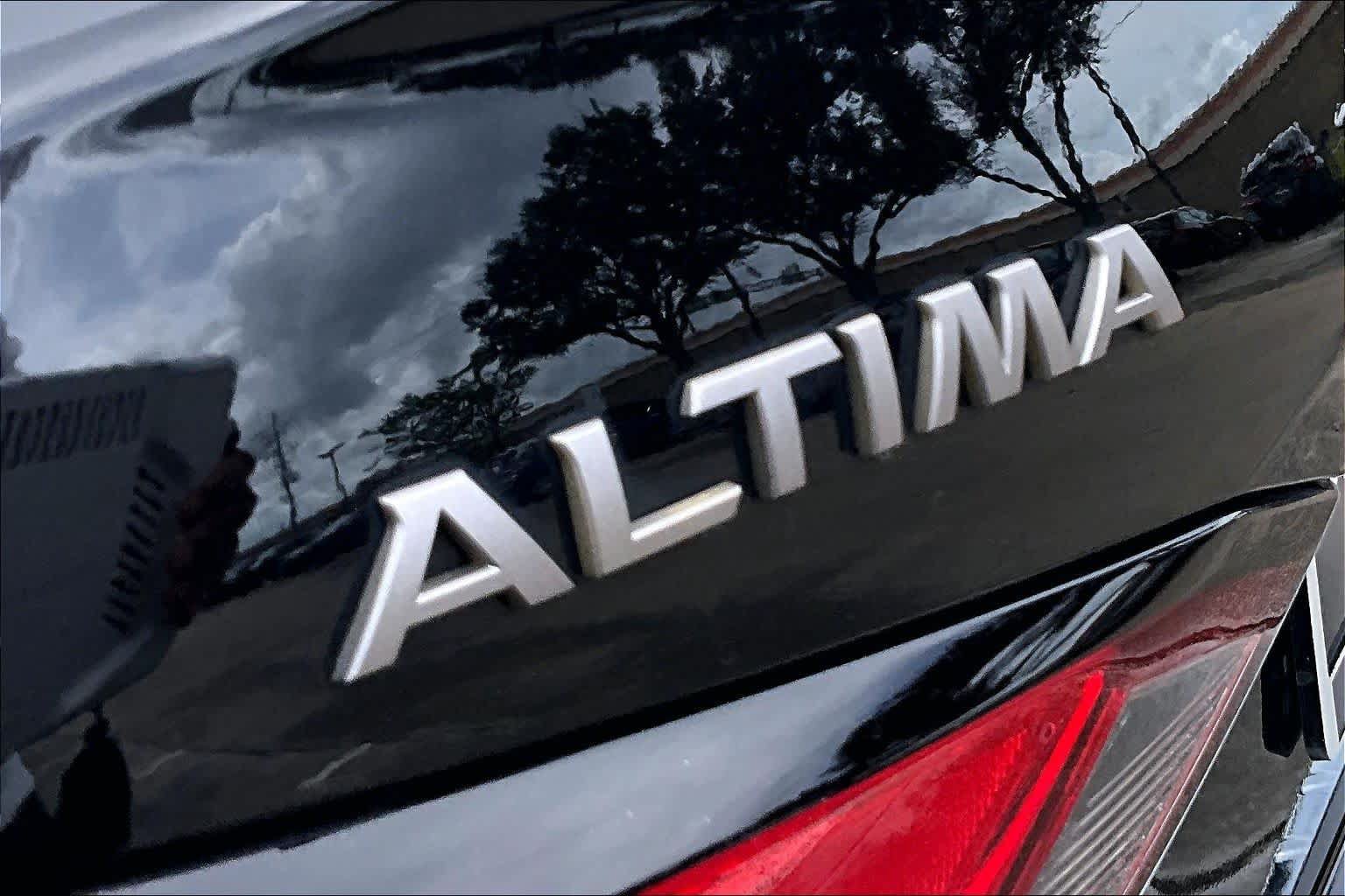 Certified 2023 Nissan Altima 2.5 SV FWD image 31
