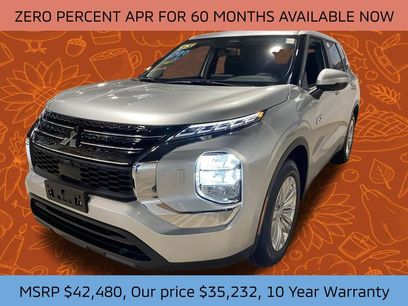 New 2025 Mitsubishi Outlander ES
