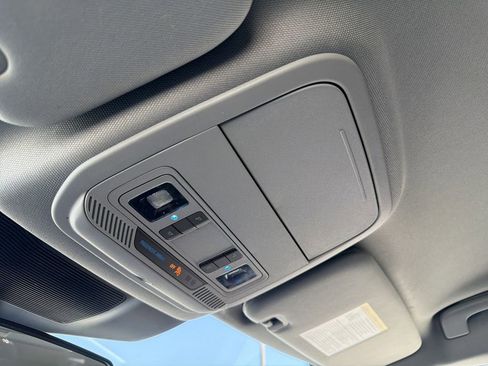 Used 2023 Ford Explorer XLT w/ Equipment Group 202A image 12