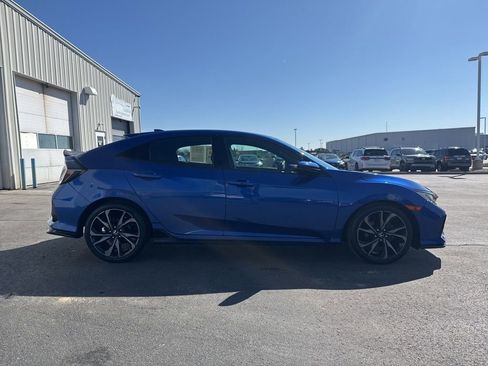 Used 2019 Honda Civic Sport image 8
