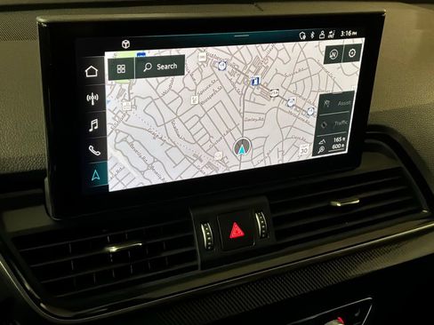 Used 2023 Audi SQ5 Premium Plus w/ Premium Plus Package image 2