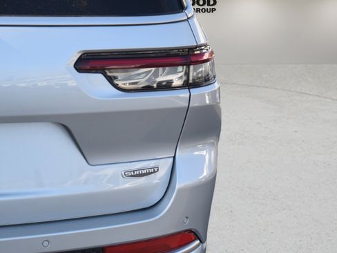 Used 2025 Jeep Grand Cherokee L Summit AWD/4WD image 6