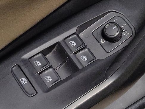 Used 2020 Volkswagen Jetta SEL FWD image 27