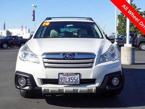 Used 2014 Subaru Outback 2.5i Limited w/ Moonroof Package image 3