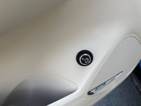 Used 2022 Buick Envision Avenir w/ Technology Package II AWD/4WD image 13