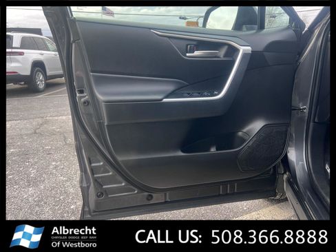 Used 2025 Toyota RAV4 XLE image 11