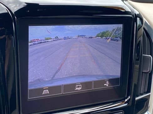 Used 2023 Chevrolet Traverse LT w/ LPO, Floor Liner Package AWD/4WD image 11