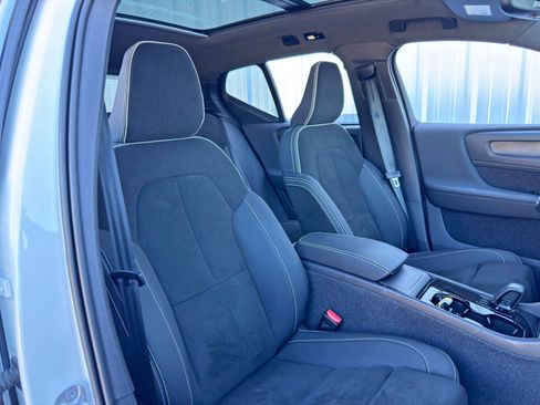 Used 2023 Volvo XC40 Recharge Plus w/ Protection Package Premier image 36