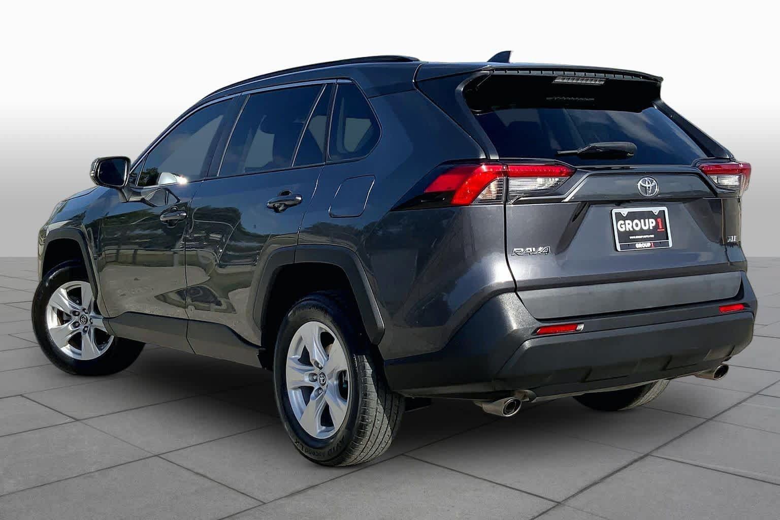 Used 2021 Toyota RAV4 XLE FWD image 12