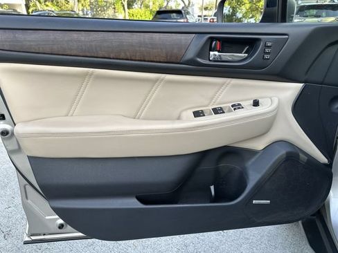 Used 2019 Subaru Outback 2.5i Limited AWD/4WD image 13
