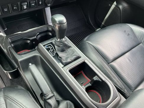 Used 2021 Toyota Tacoma TRD Sport w/ TRD Premium Sport Package AWD/4WD image 18