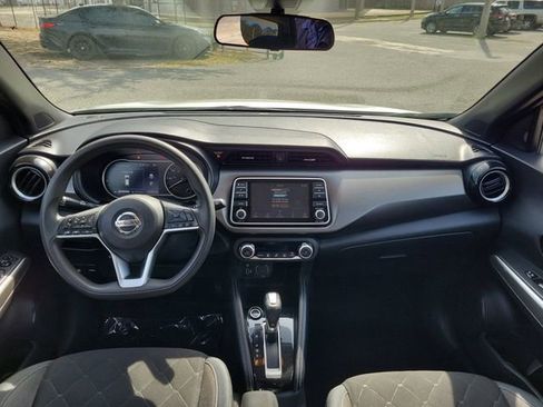 Used 2020 Nissan Kicks SV image 24