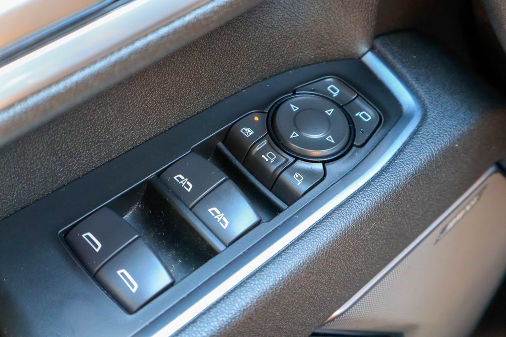 Used 2026 Chevrolet Silverado 2500 High Country w/ High Country Premium Package AWD/4WD image 17