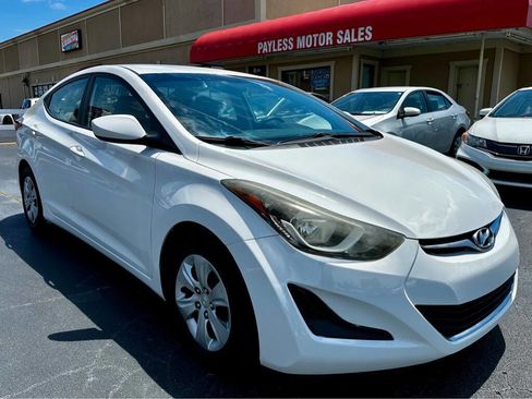 Used 2016 Hyundai Elantra SE image 1
