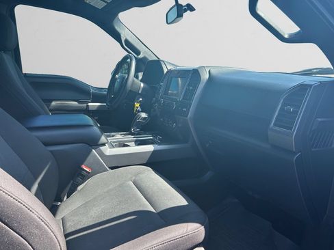 Used 2018 Ford F150 XLT w/ Equipment Group 302A Luxury AWD/4WD image 17