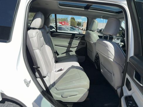 Used 2022 Jeep Grand Cherokee L Overland AWD/4WD image 27