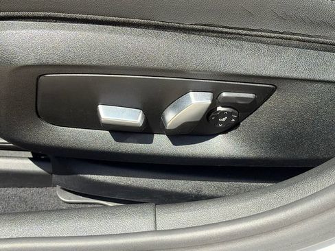 Used 2018 BMW 530e RWD image 17