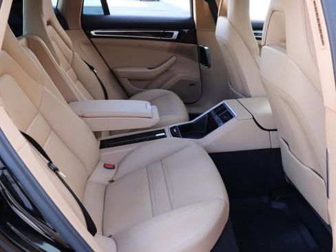 Used 2018 Porsche Panamera 4 image 26