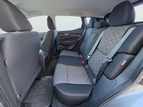 Used 2020 Nissan Rogue Sport SV image 19