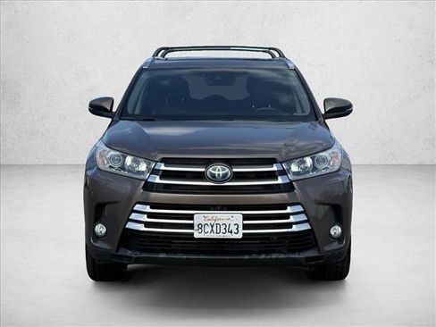 Used 2018 Toyota Highlander Limited Platinum w/ Carpet Mat Package (TMS) image 2