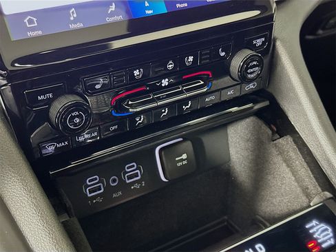 Used 2022 Jeep Grand Cherokee Trailhawk image 16