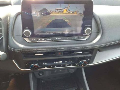 Certified 2024 Nissan Rogue SV w/ SV Premium Package FWD image 14