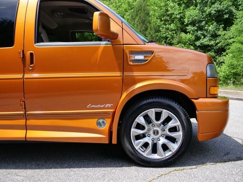 Used 2025 GMC Savana 2500 Extended w/ Driver Convenience Package RWD image 44