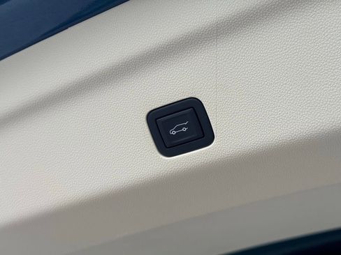 Certified 2025 Cadillac Escalade ESV Sport Platinum image 56