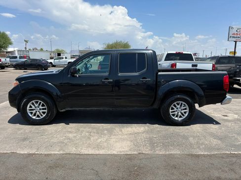 Used 2017 Nissan Frontier SV AWD/4WD image 3