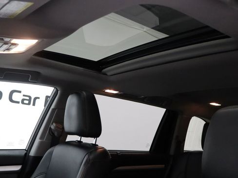 Used 2017 Toyota Highlander XLE image 38