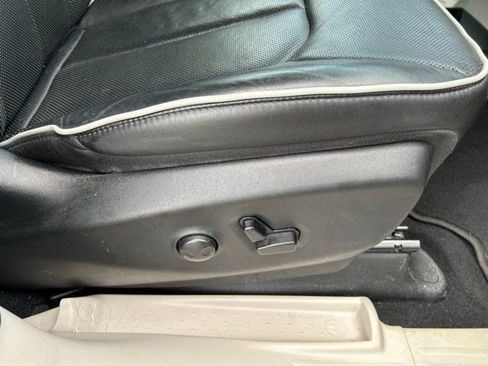 Used 2023 Chrysler Pacifica Limited FWD image 54